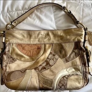 Gold Coach purse 👜 💛